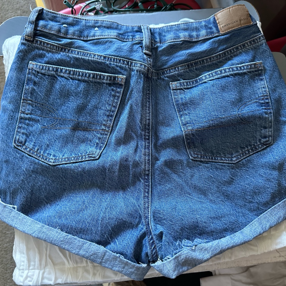 🐝 AMERICAN EAGLE JEAN SHORTS